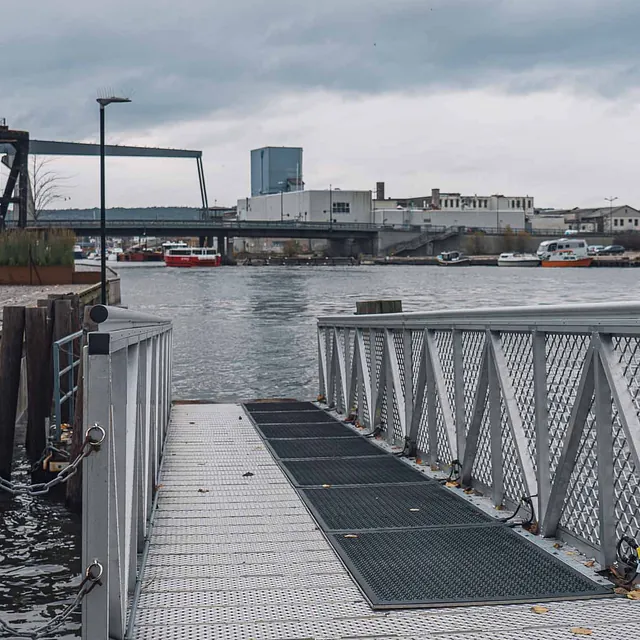 Flytebrygge ved kai